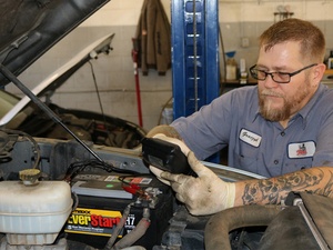 Technician in Aurora | Ken's Auto Service